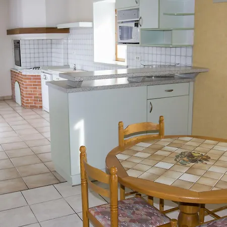 Chez Pierre Nocleg ze śniadaniem 3*