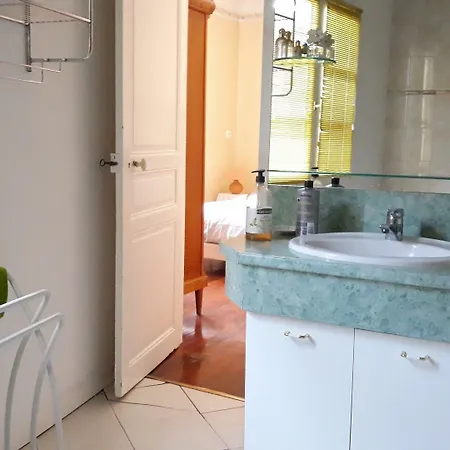 Chez Pierre Nocleg ze śniadaniem 3*