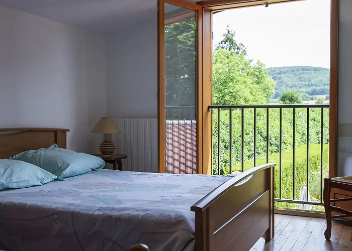 Chez Pierre Bed & Breakfast 3*