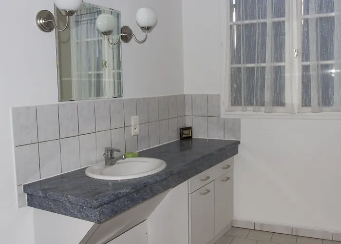 Chez Pierre Bed & Breakfast 3*